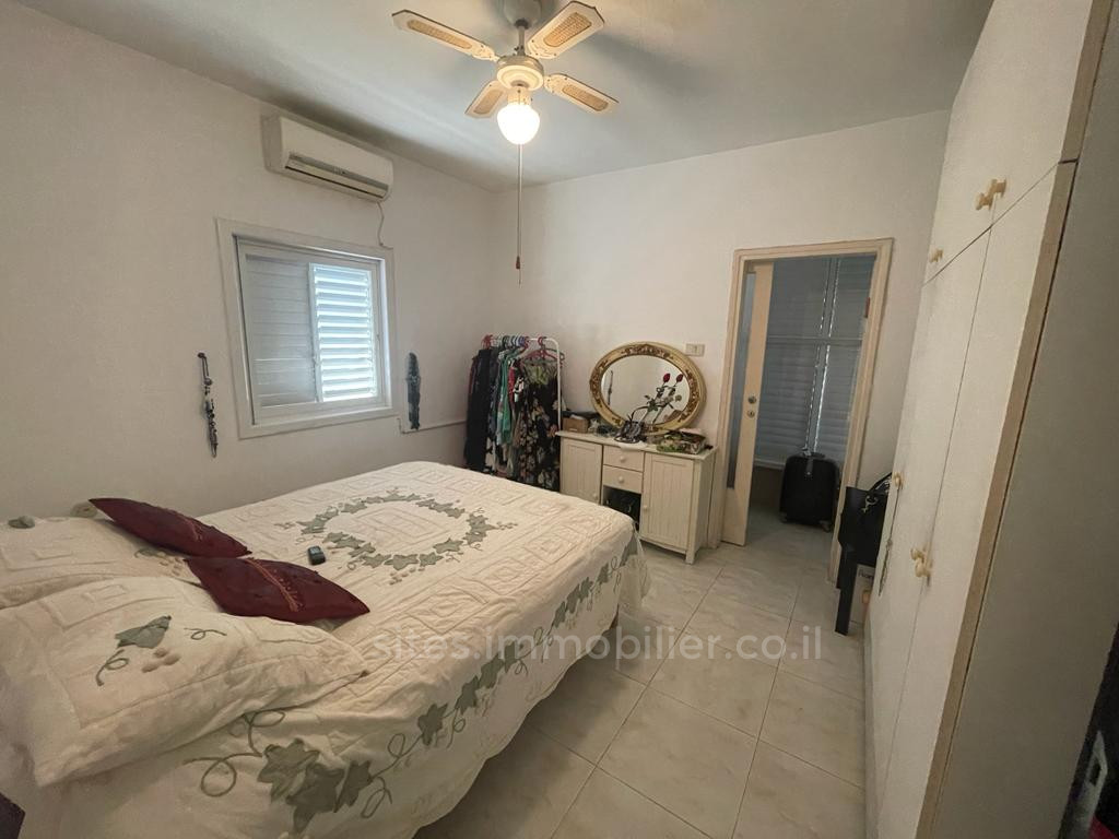 Apartamento 3 cômodos  Netanya Centro da cidade 457-IBL-1280