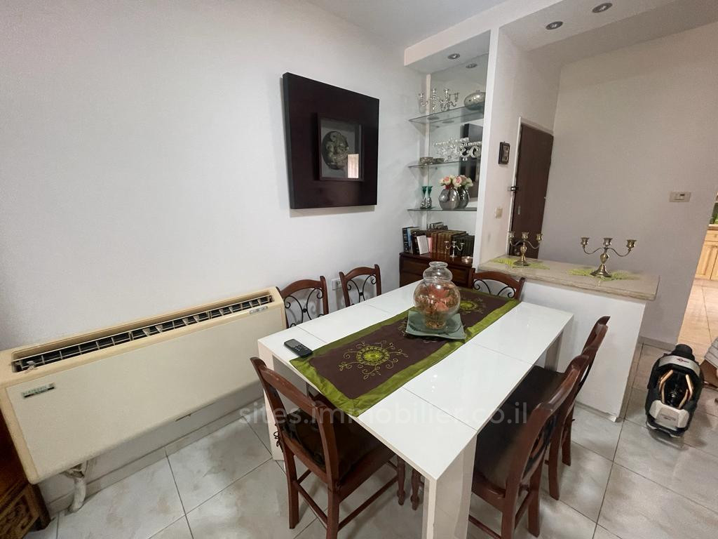 Apartamento 3 cômodos  Netanya Centro da cidade 457-IBL-1280