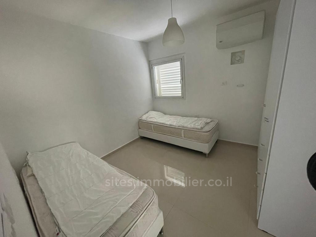 Apartamento 5 cômodos  Netanya Kikar 457-IBL-1282