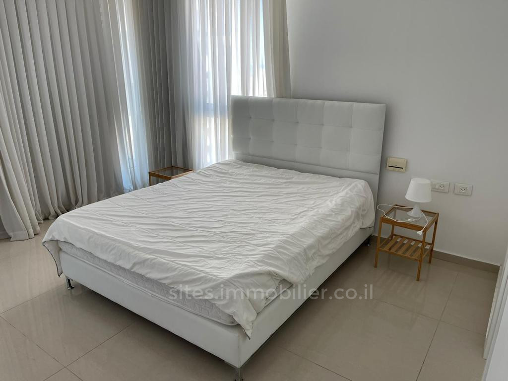 Apartamento 5 cômodos  Netanya Kikar 457-IBL-1282