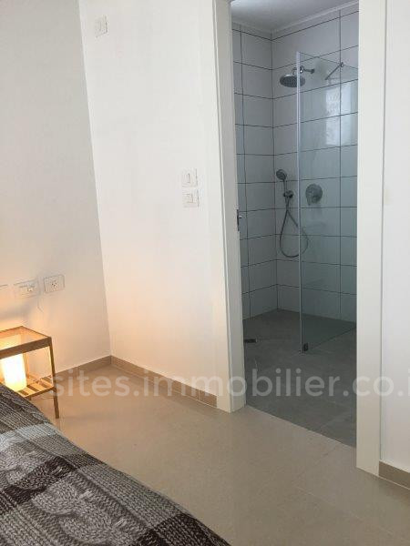 Apartamento 5 cômodos  Netanya Kikar 457-IBL-1282