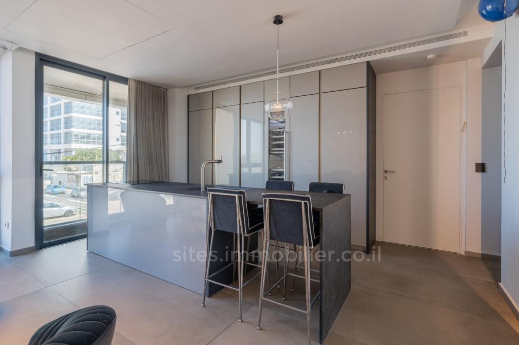 Apartamento 3 cômodos  Tel Aviv Primeira linha de mar 457-IBL-1285