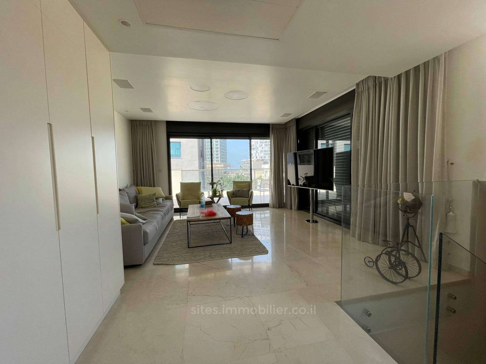 Duplex-Cobertura 4 cômodos  Tel Aviv Centro da cidade 457-IBL-1308