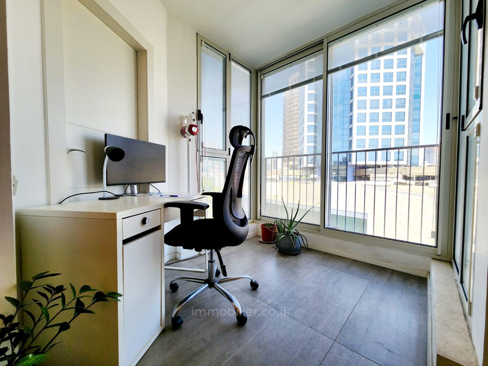 Apartamento 2 cômodos Tel Aviv Centro da cidade 457-IBL-1346