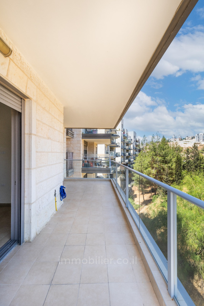 Apartamento 4 cômodos  Jerusalém Arnona 457-IBL-1353