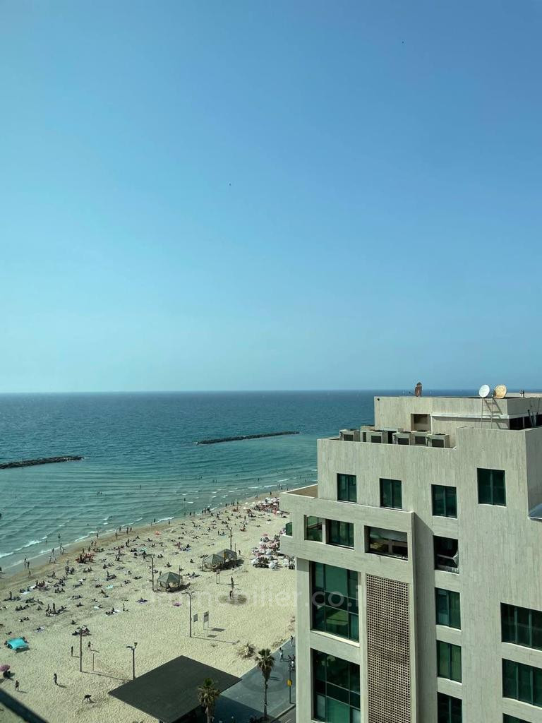 Apartamento 4 cômodos  Tel Aviv Primeira linha de mar 457-IBL-1374