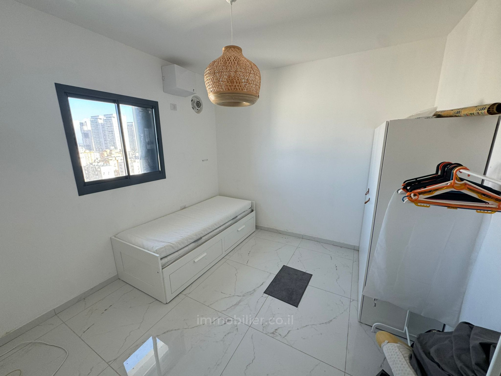 Apartamento 3 cômodos  Netanya Kikar 457-IBL-1395