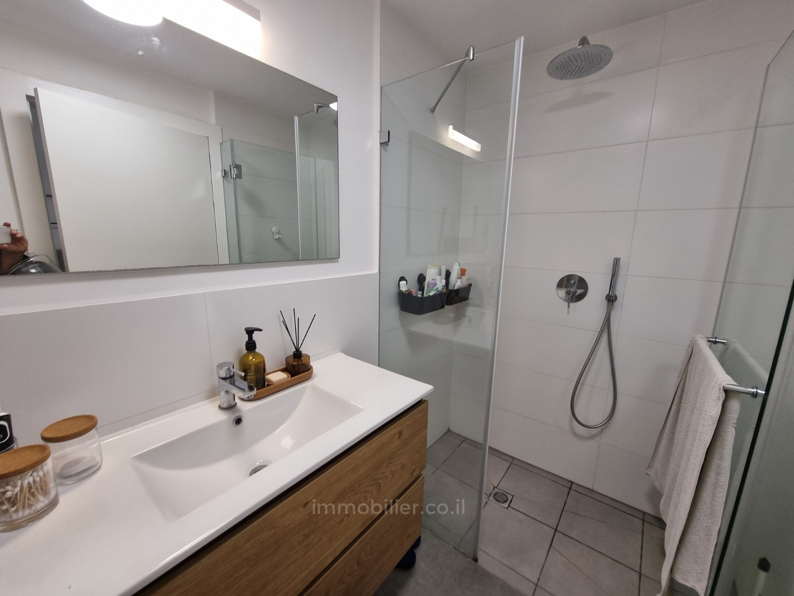 Apartamento 3.5 cômodos  Tel Aviv Yehouda hamakaby 457-IBL-1401