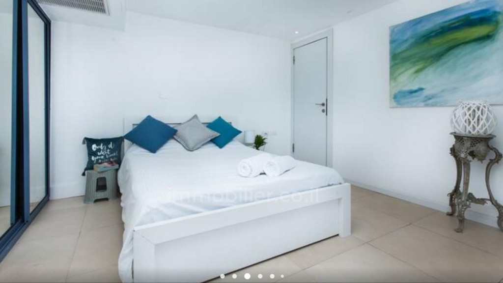 Duplex-Cobertura 4.5 cômodos  Tel Aviv Primeira linha de mar 457-IBL-668