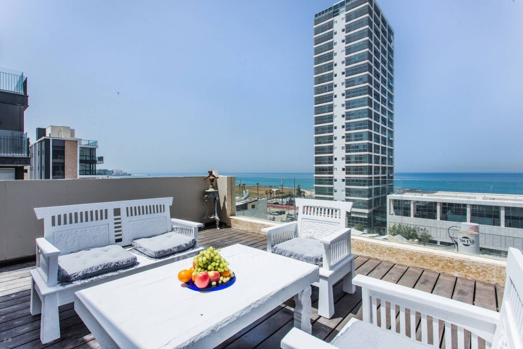 Duplex-Cobertura 4.5 cômodos  Tel Aviv Primeira linha de mar 457-IBL-668