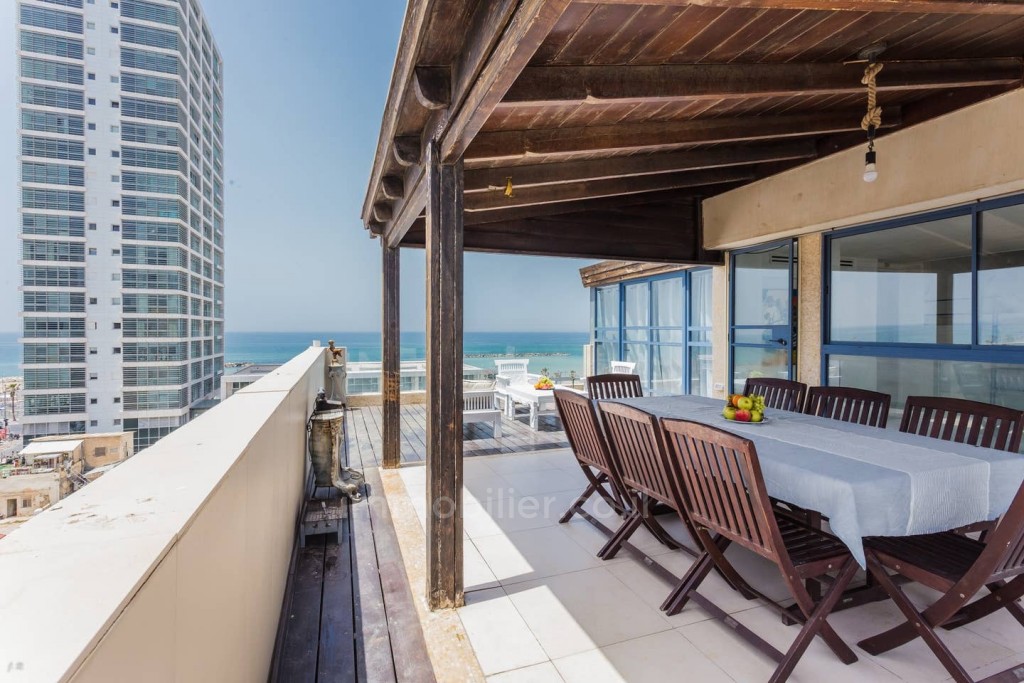 Duplex-Cobertura 4.5 cômodos  Tel Aviv Primeira linha de mar 457-IBL-668