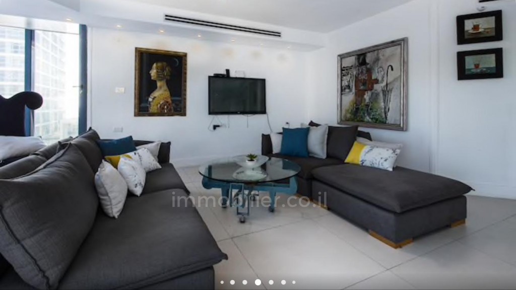 Duplex-Cobertura 4.5 cômodos  Tel Aviv Primeira linha de mar 457-IBL-668