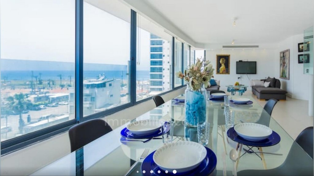 Duplex-Cobertura 4.5 cômodos  Tel Aviv Primeira linha de mar 457-IBL-668