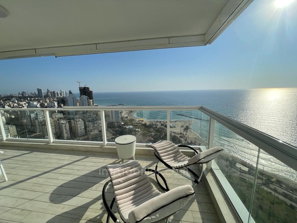 Apartamento 6 cômodos  Netanya Kikar 457-IBL-965