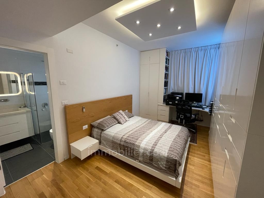 Apartamento 6 cômodos  Netanya Kikar 457-IBL-965