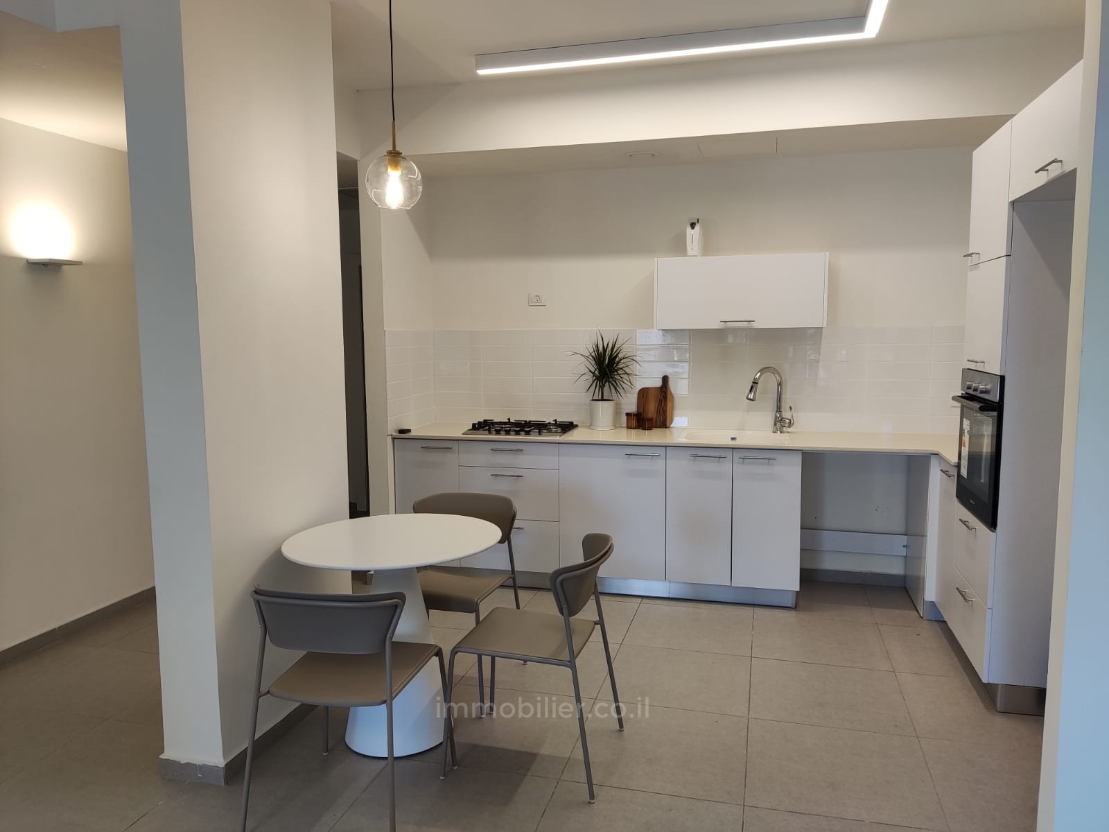 Apartamento 5 cômodos  Tel Aviv Florentine 457-IBL-975