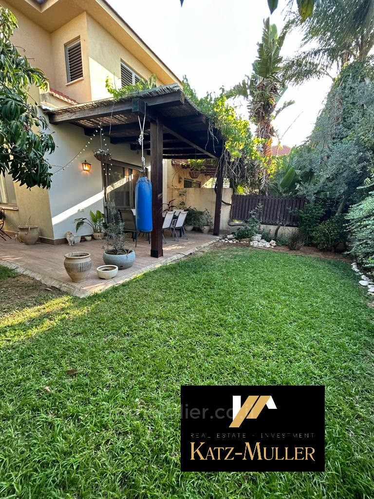 Casarão 6 cômodos Kfar Yona Kfar Yona 478-IBL-361