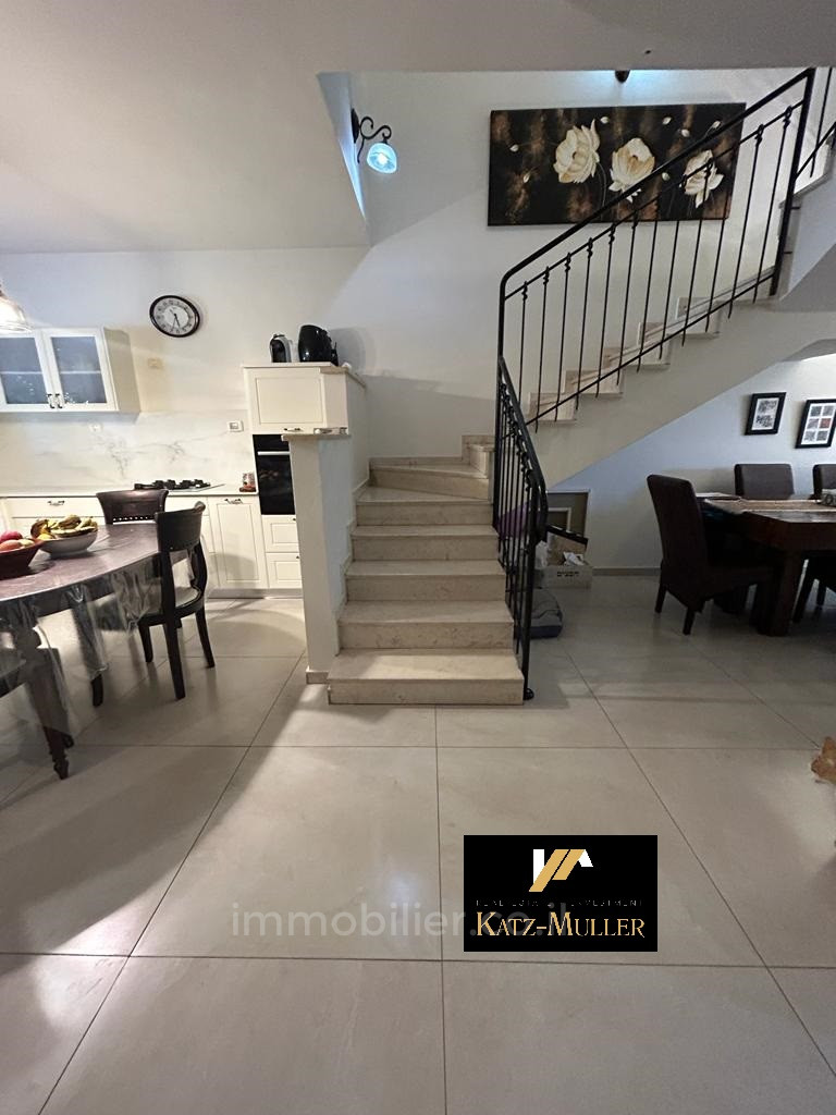 Casarão 6 cômodos Kfar Yona Kfar Yona 478-IBL-361