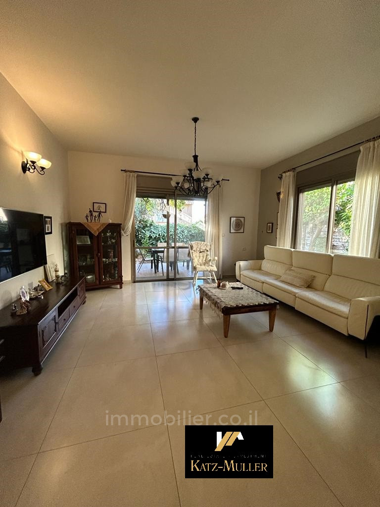 Casarão 6 cômodos Kfar Yona Kfar Yona 478-IBL-361