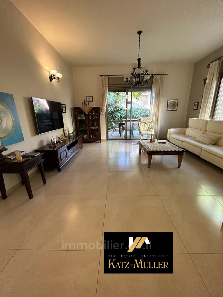 Casarão 6 cômodos Kfar Yona Kfar Yona 478-IBL-361