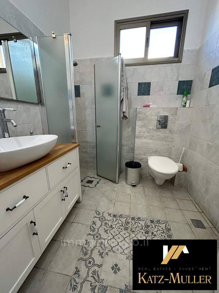 Casarão 6 cômodos Kfar Yona Kfar Yona 478-IBL-361