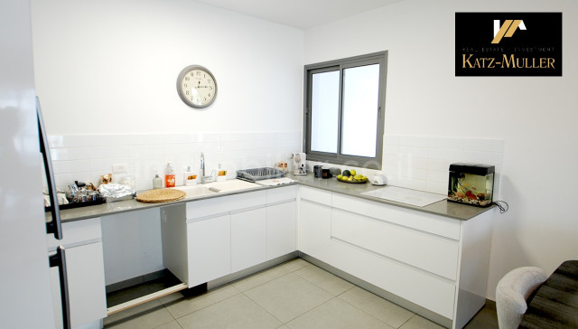 Venda Apartamento Kfar Yona