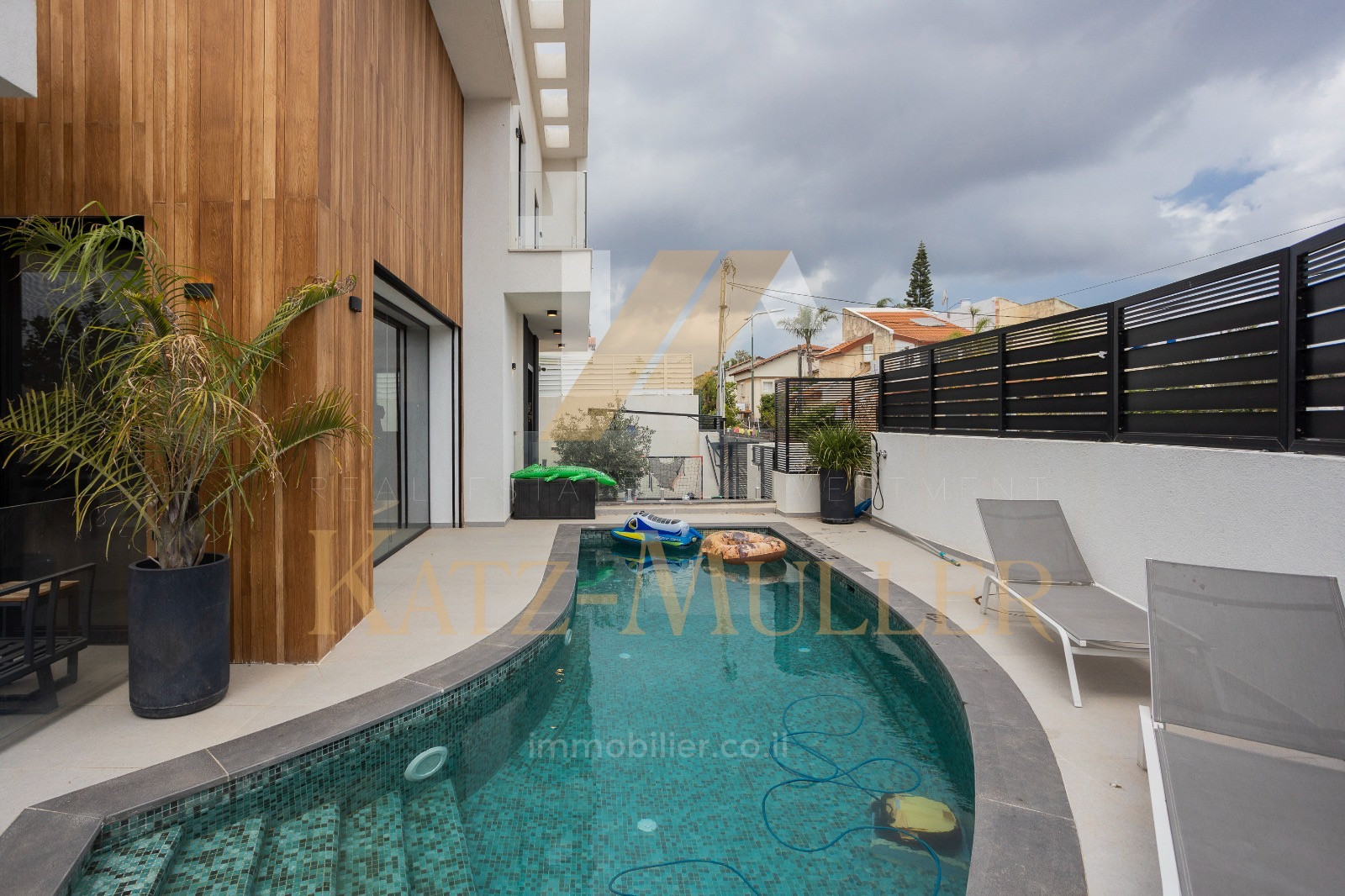 Casarão 8 cômodos Kfar Yona Kfar Yona 478-IBL-367