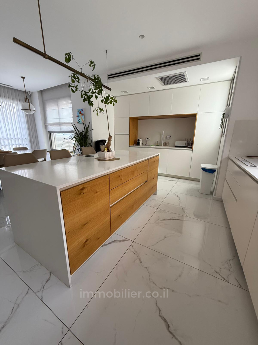 Casarão 7 cômodos Kfar Yona Kfar Yona 478-IBL-370