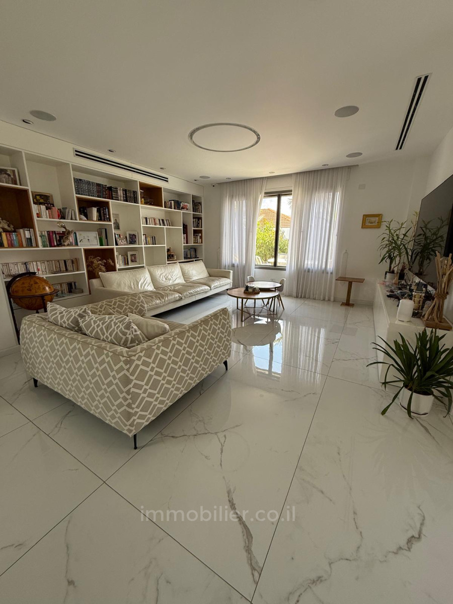 Casarão 7 cômodos Kfar Yona Kfar Yona 478-IBL-370