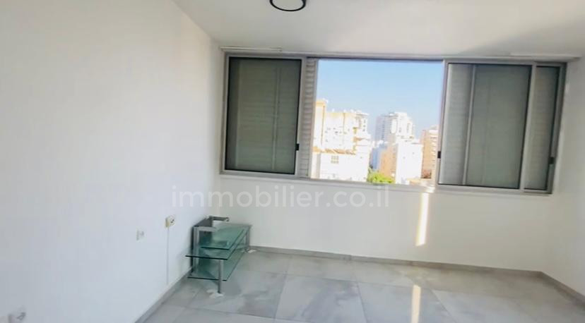 Apartamento 4 cômodos  Netanya Centro da cidade 509-IBL-40