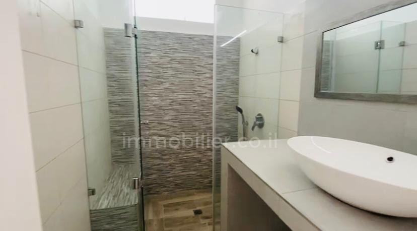 Apartamento 4 cômodos  Netanya Centro da cidade 509-IBL-40