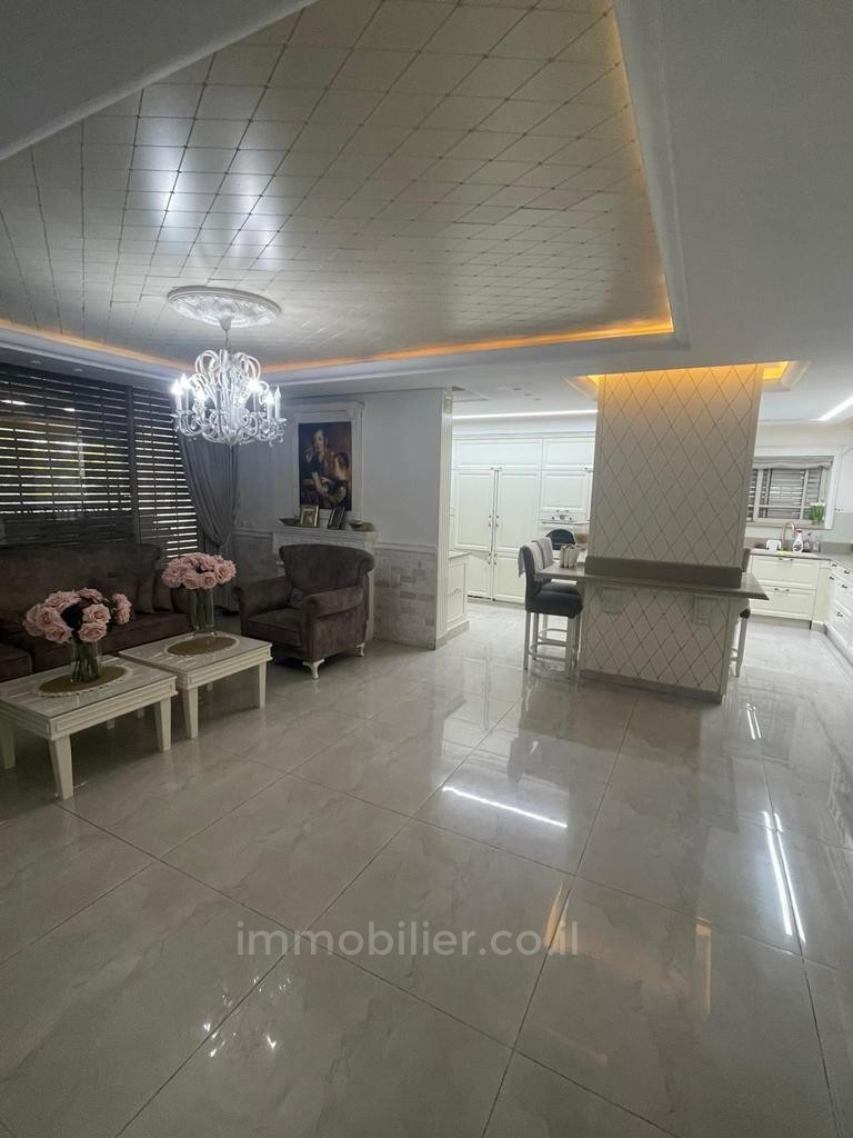 Apartamento garden 6 cômodos  Ashdod City 511-IBL-1261