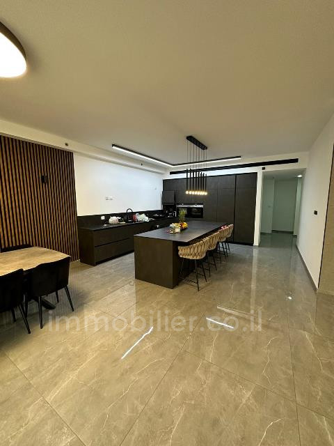 Apartamento 5 cômodos  Ashdod Mar 511-IBL-1351