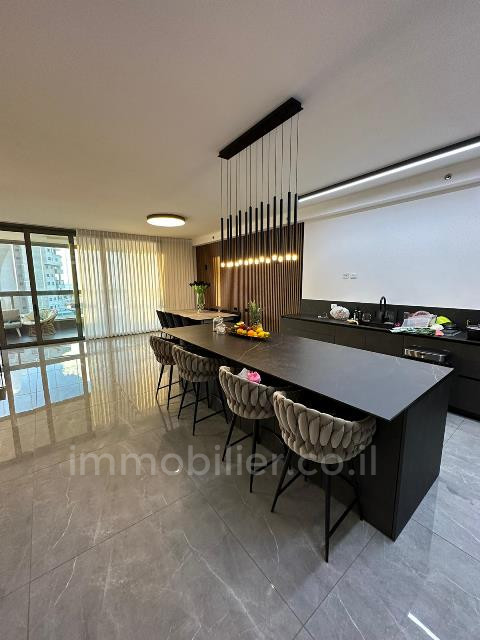 Apartamento 5 cômodos  Ashdod Mar 511-IBL-1351