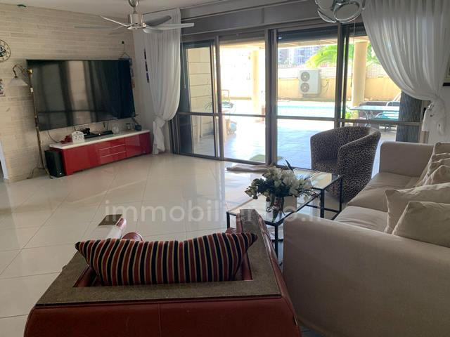 Apartamento garden 6 cômodos  Ashdod Marina 511-IBL-1358