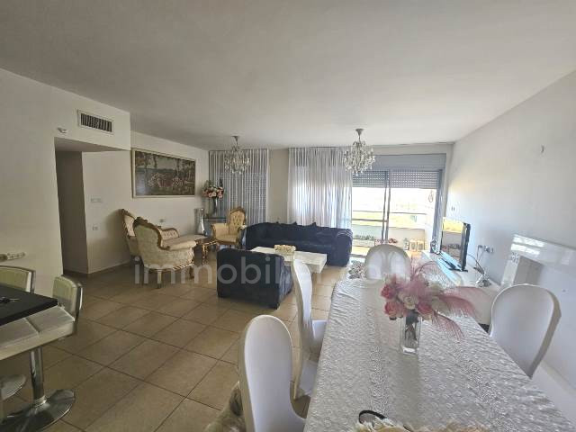 Apartamento 4 cômodos  Ashdod Marina 511-IBL-1484