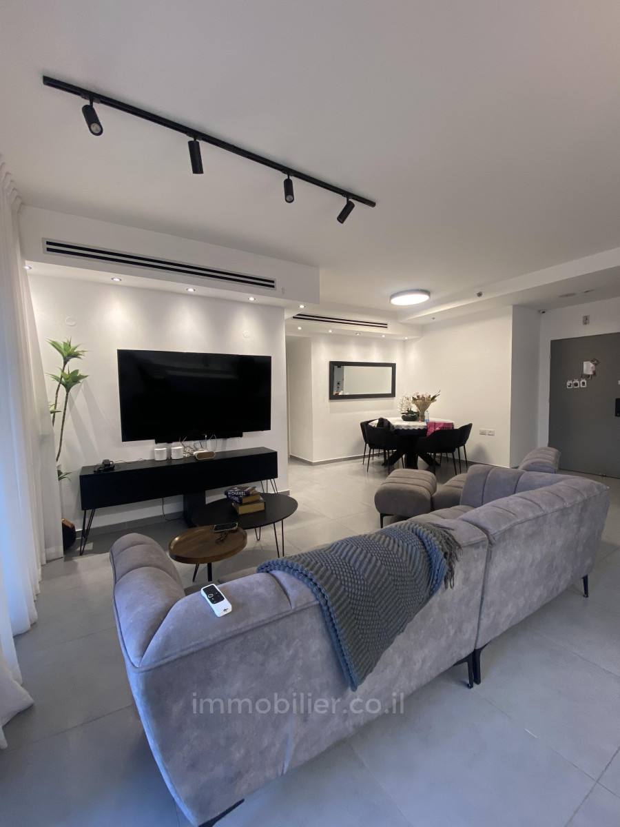 Apartamento 5 cômodos  Ashdod Mar 511-IBL-1609