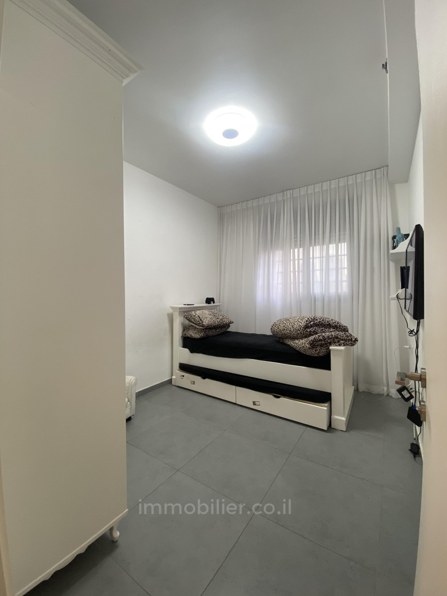 Apartamento 5 cômodos  Ashdod Mar 511-IBL-1609