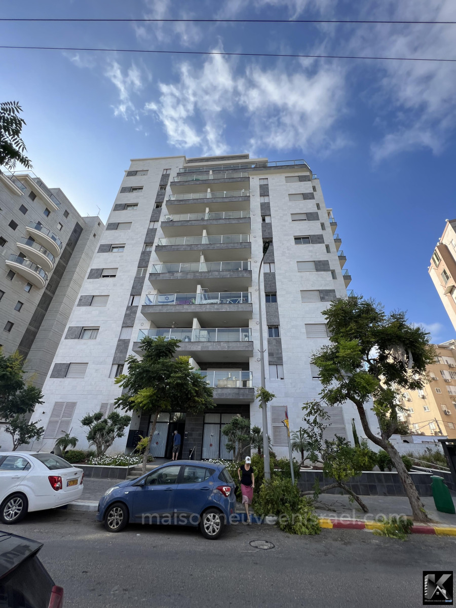 Apartamento 3 cômodos  Netanya Kikar 513-IBL-127