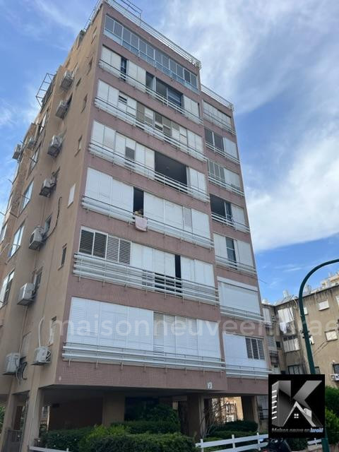 Apartamento 4 cômodos  Netanya Kikar 513-IBL-142