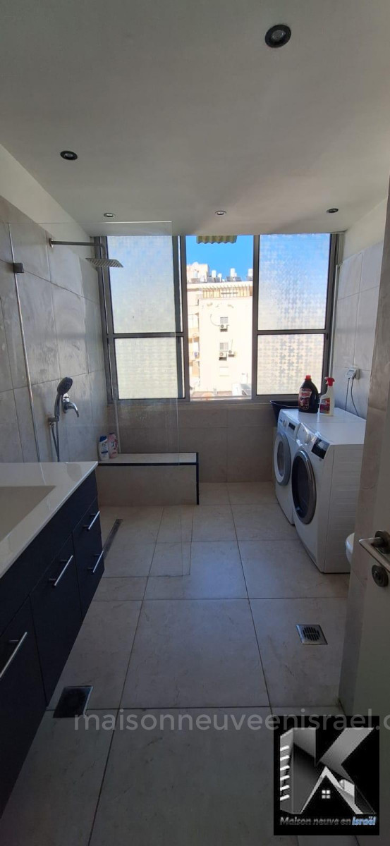 Apartamento 4 cômodos  Netanya Kikar 513-IBL-142