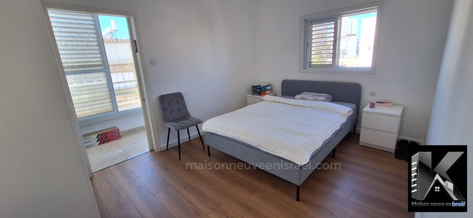 Apartamento 4 cômodos  Netanya Kikar 513-IBL-142