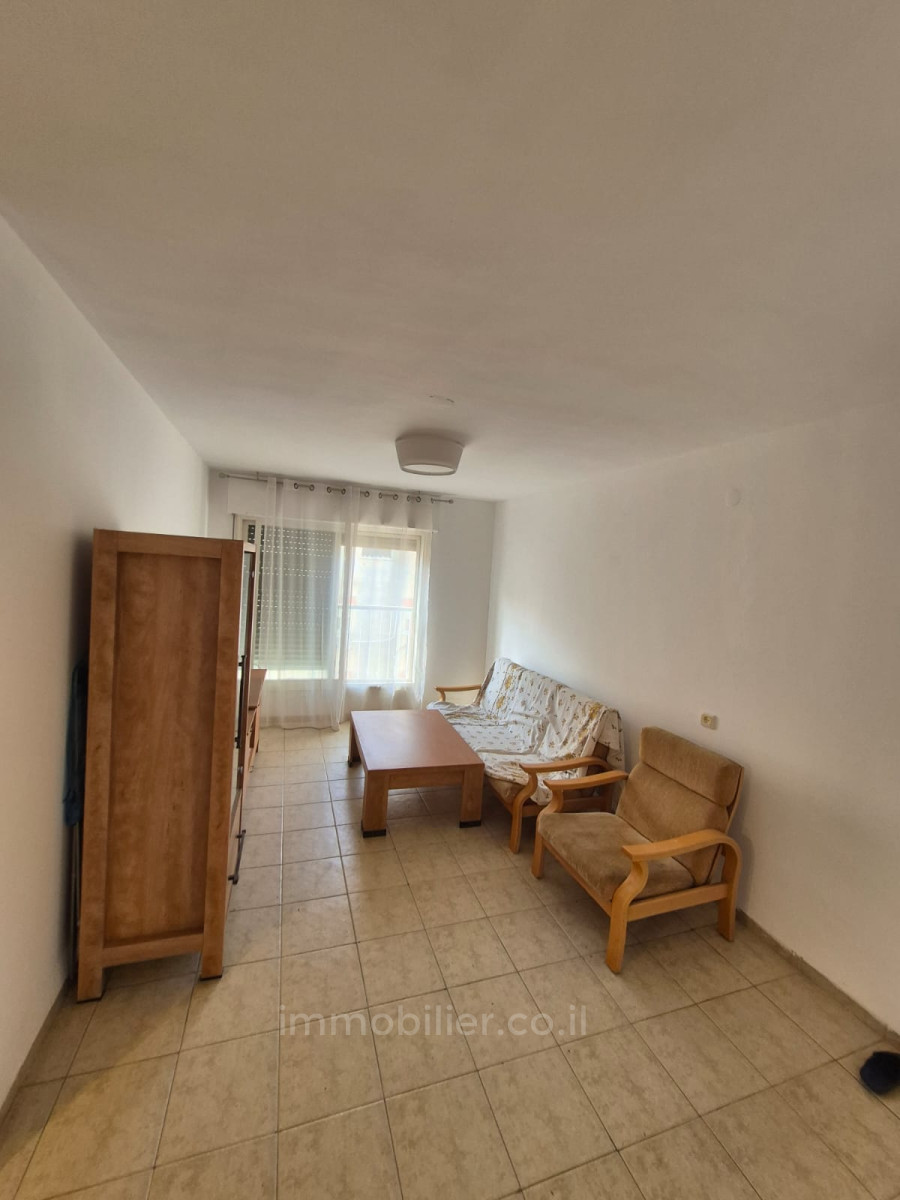 Apartamento 3 cômodos Nahariya Centro da cidade 523-IBL-35