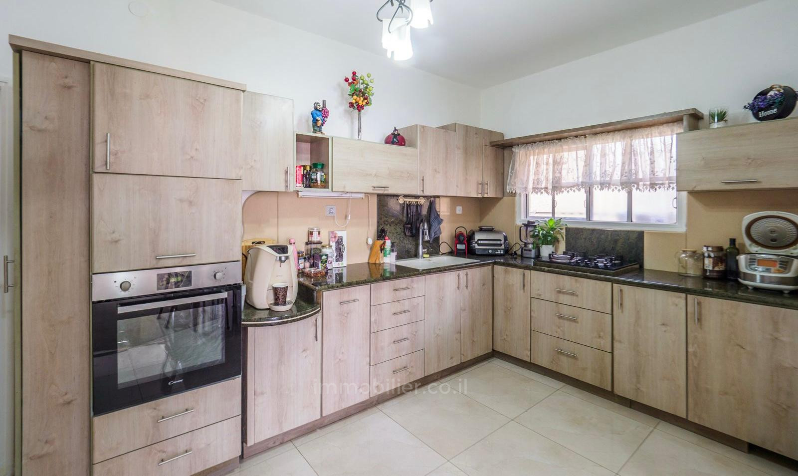 Apartamento 4 cômodos Nahariya Centro da cidade 523-IBL-43