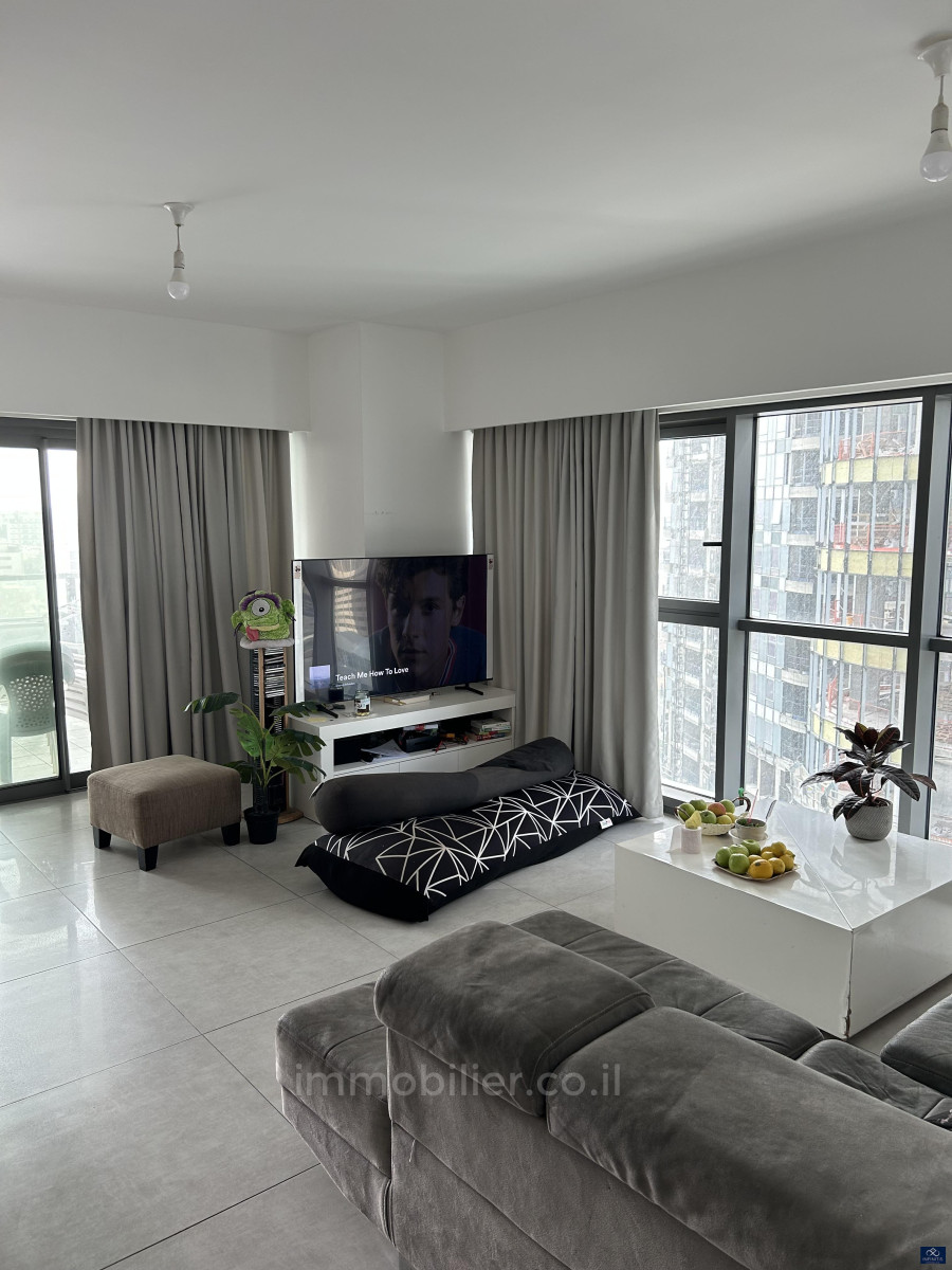 Apartamento 4 cômodos  Ramat Gan Rue Jabotinski 527-IBL-112