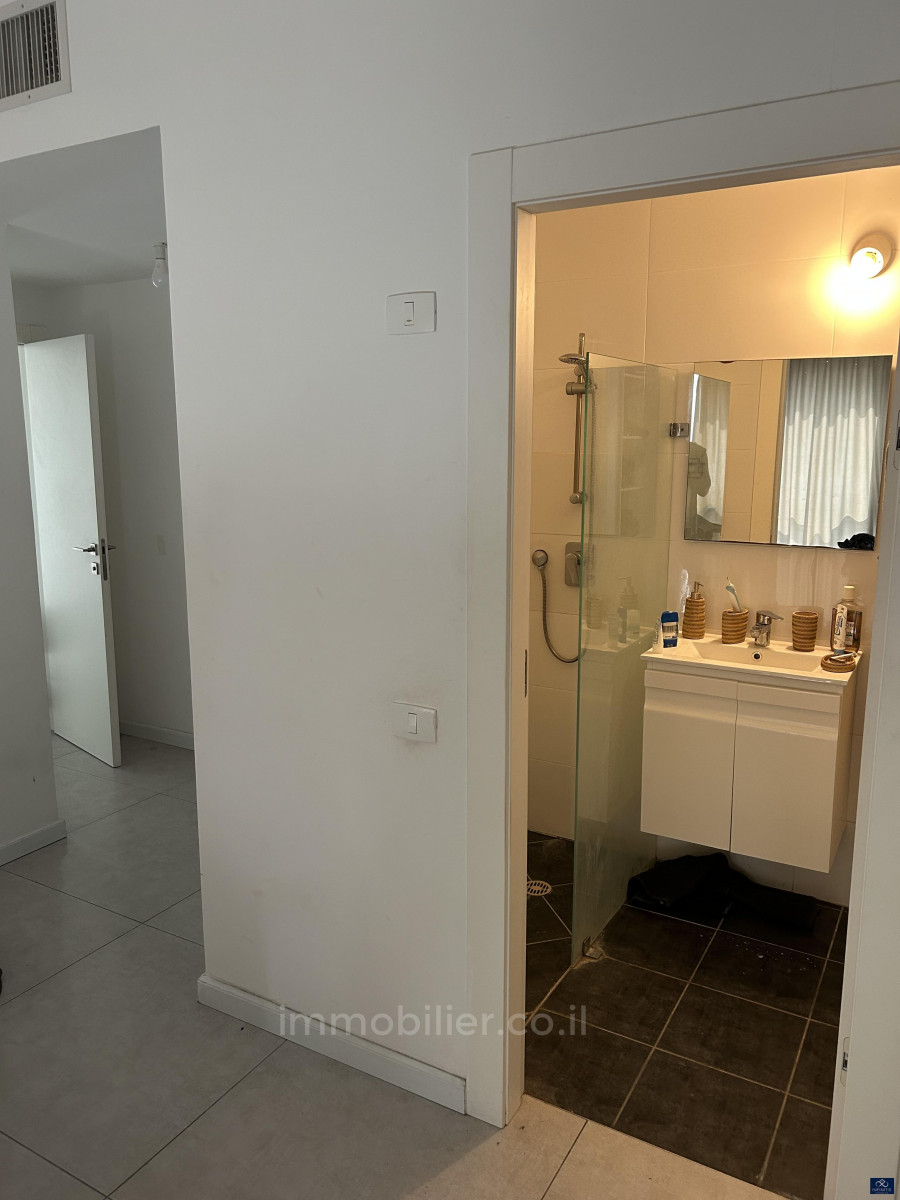 Apartamento 4 cômodos  Ramat Gan Rue Jabotinski 527-IBL-112