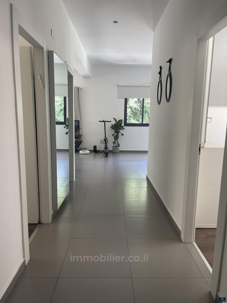 Apartamento 3 cômodos  Tel Aviv Dizengof 527-IBL-11