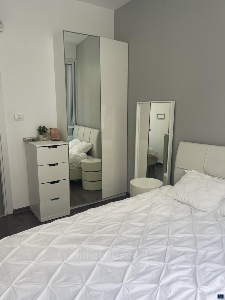 Apartamento 3 cômodos  Tel Aviv Dizengof 527-IBL-11