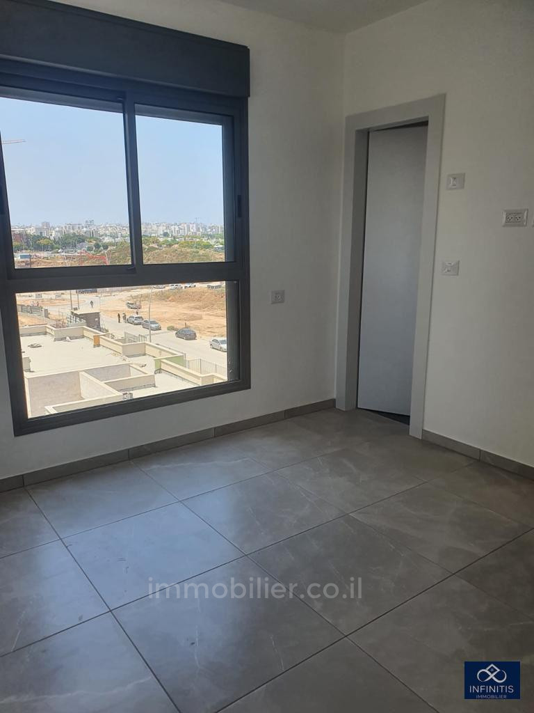 Apartamento 5 cômodos  Ascalão Ascalão 527-IBL-124