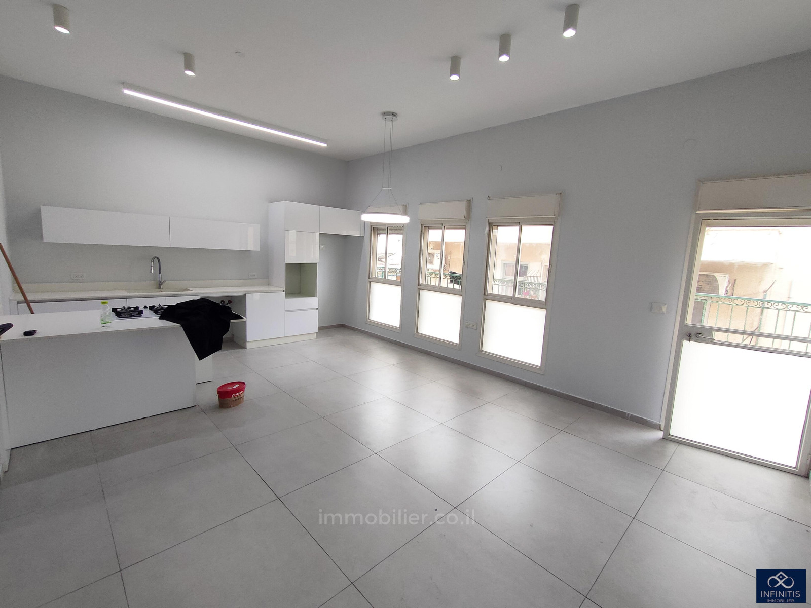 Apartamento 3 cômodos  Tel Aviv Kerem Hatemanim 527-IBL-125